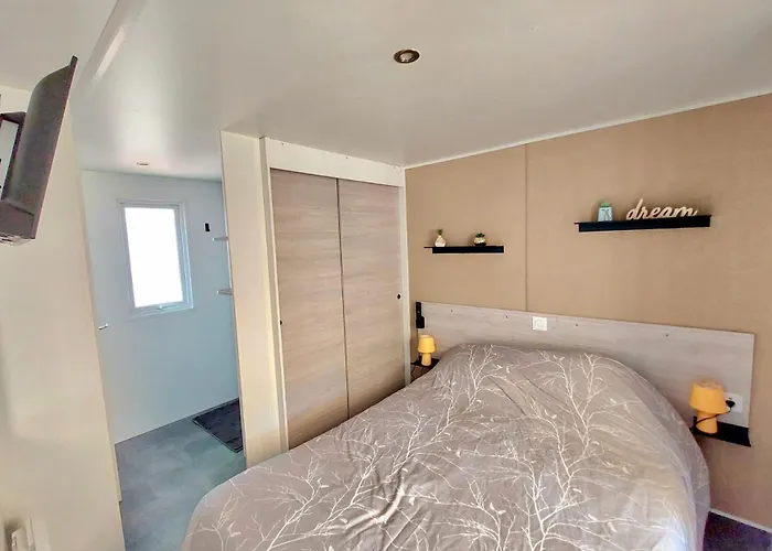 אתר קמפינג Mobil-home A Pied - 4 Etoiles *