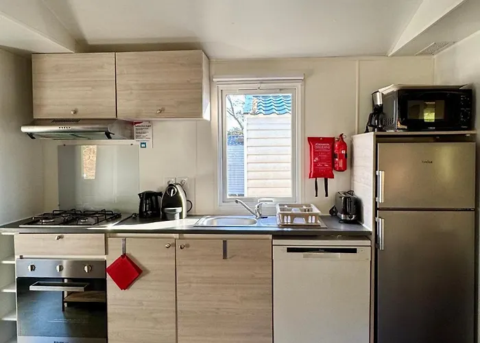 Mobil-home à Pied - 4 étoiles Camping *